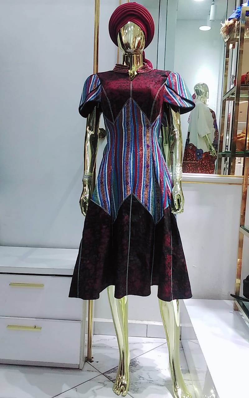 Zig zag short gown with aso-oke and beaded neck